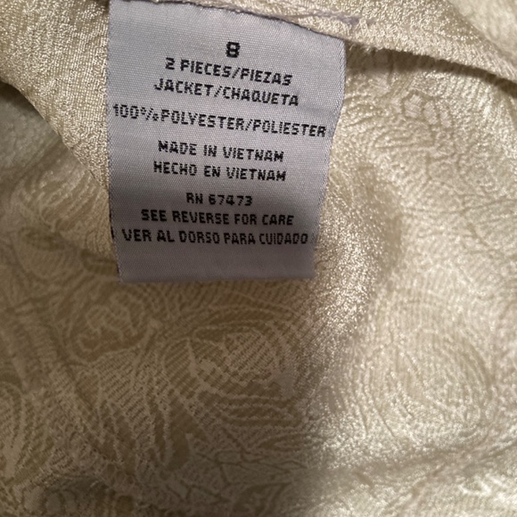 Donny and Nicole two piece suite size 8 beige - Picture 6 of 6